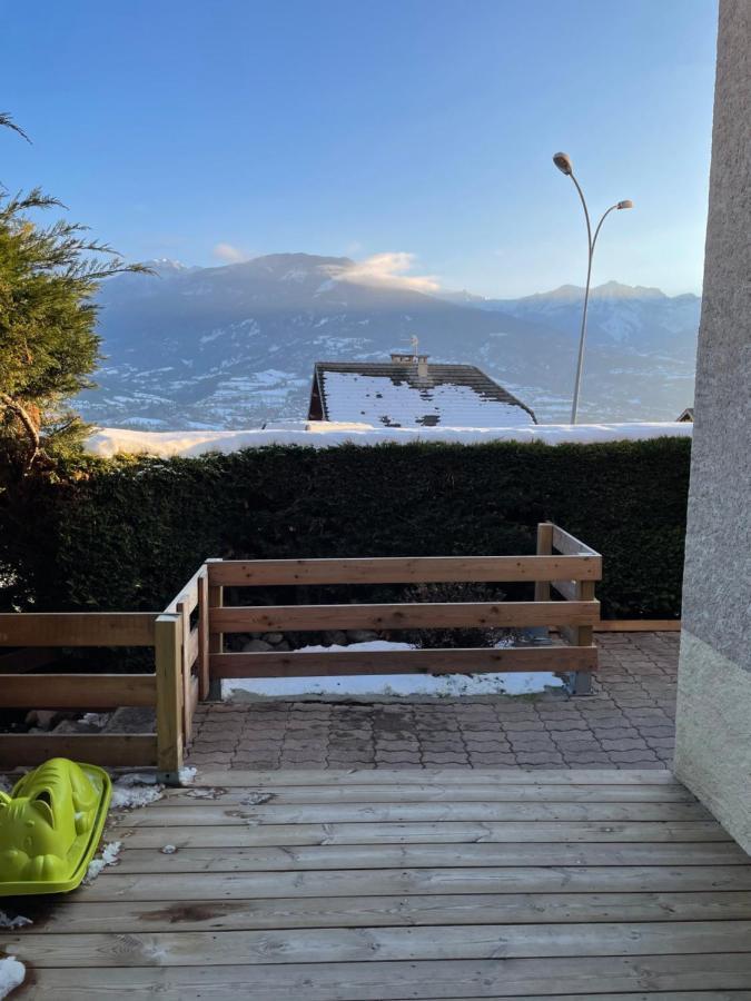 Embrun - Appartement 4/6 personnes avec extérieurs Esterno foto