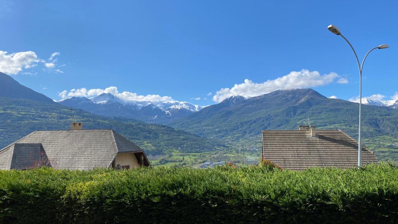 Embrun - Appartement 4/6 personnes avec extérieurs Esterno foto